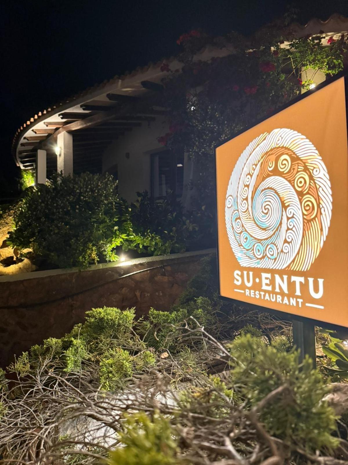 Hotel Punta Est Байя Сардиния Экстерьер фото